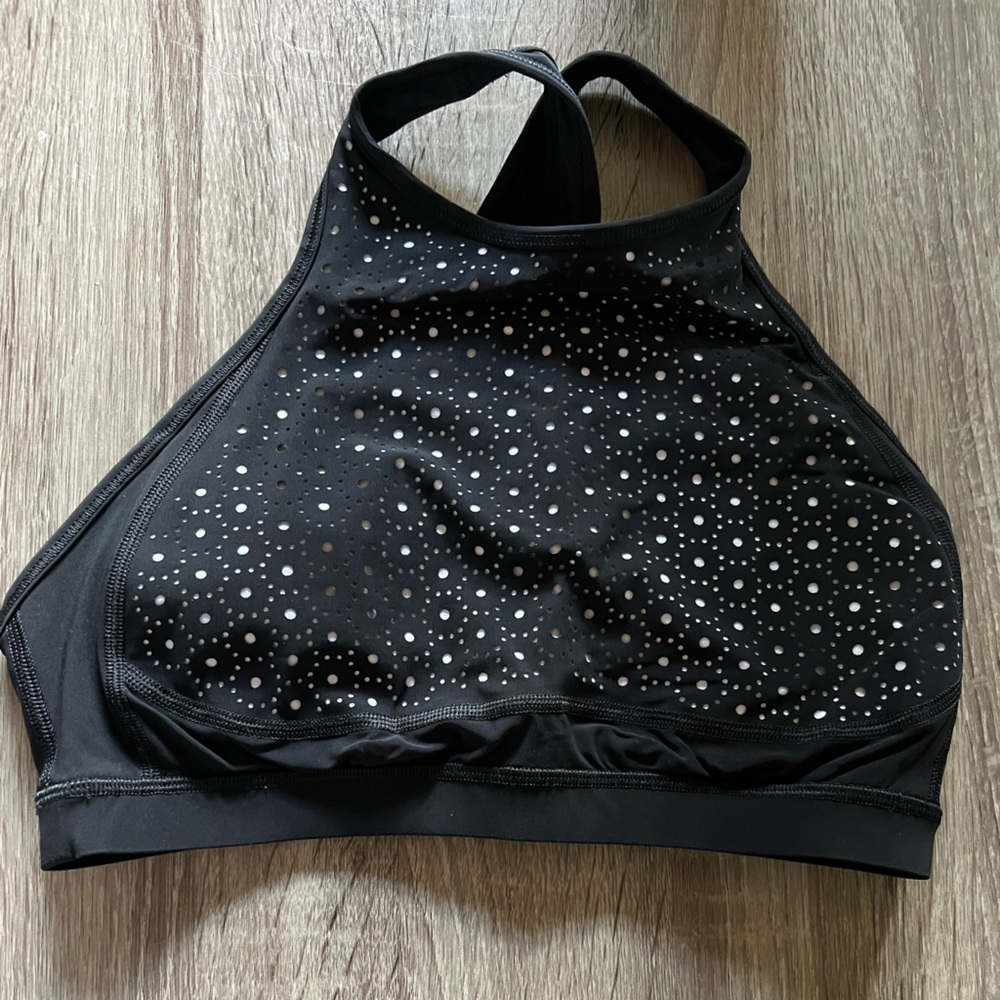 Lululemon high neck sports bra size 6